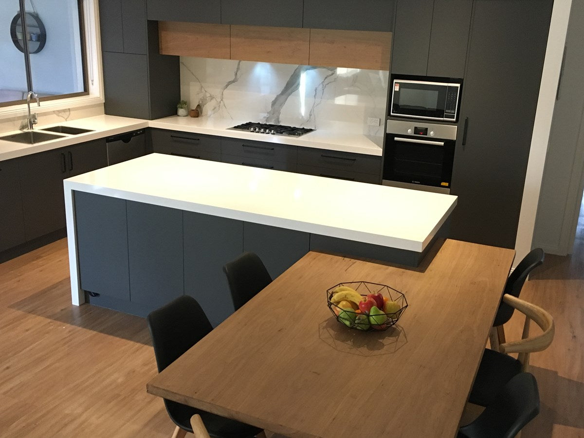 Alpine White Quartz Stone (Deluxe Range)