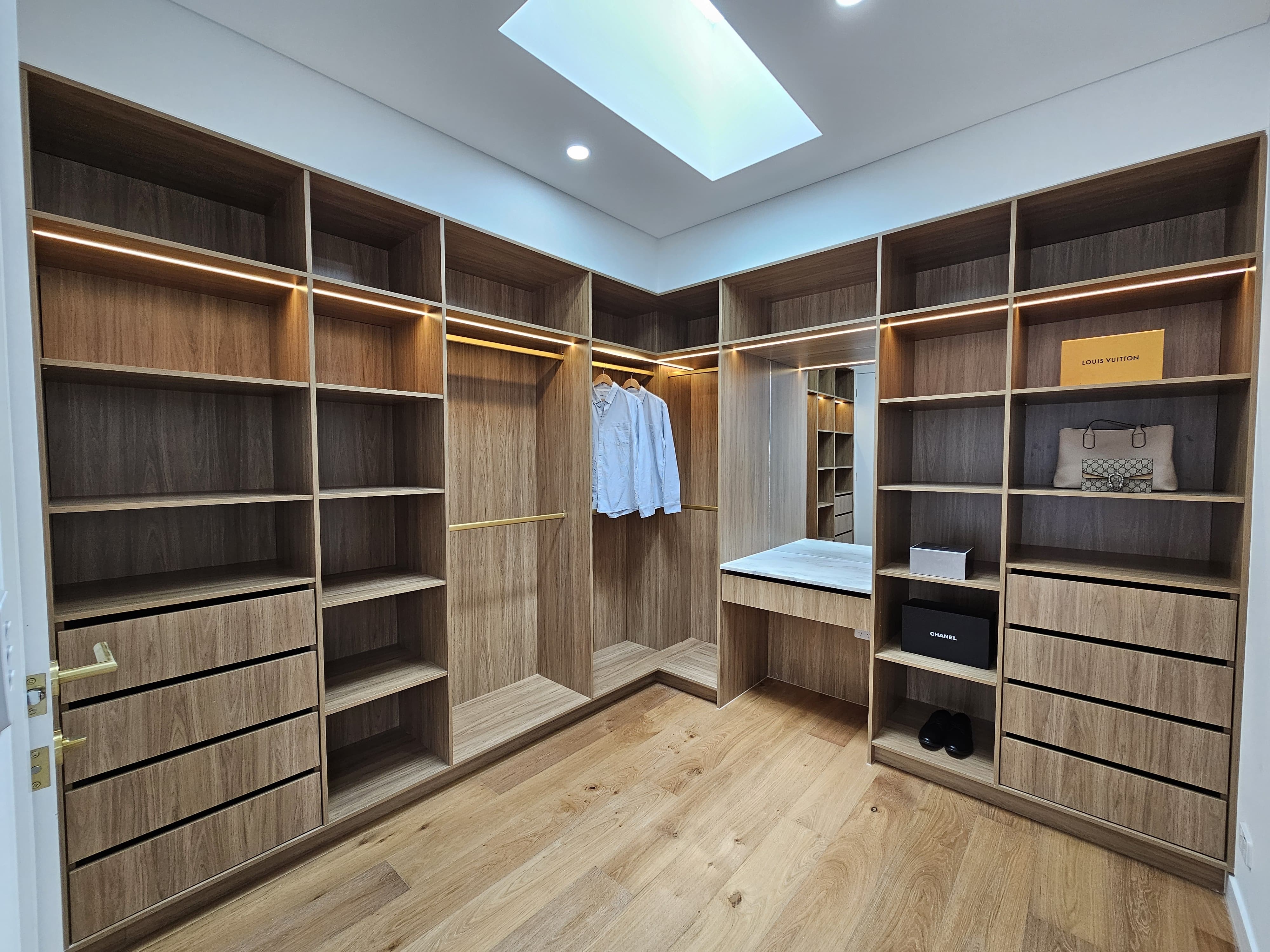 Custom Wardrobe – My Store