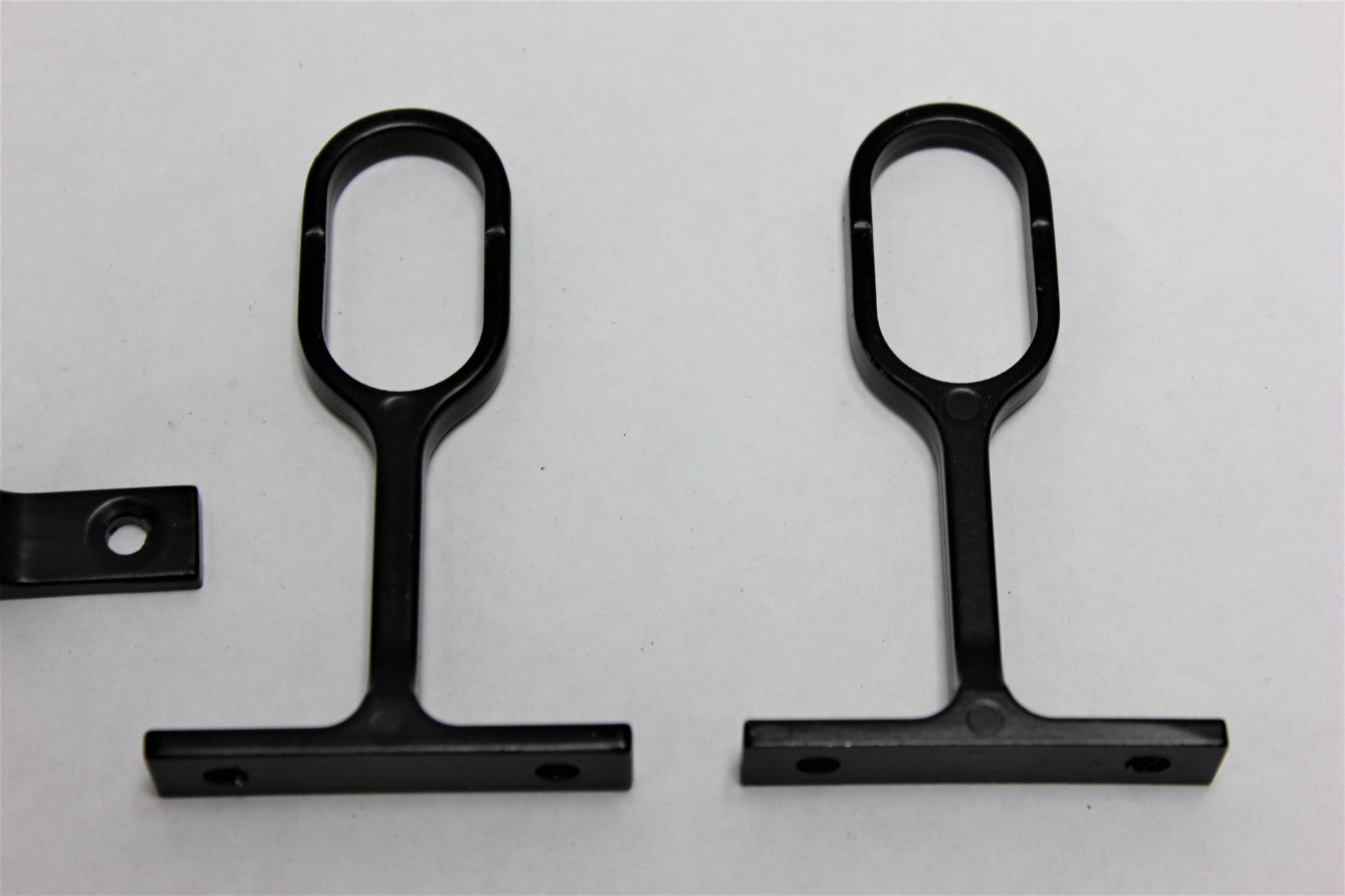 Oval Pillar Centre | 16mm | Black