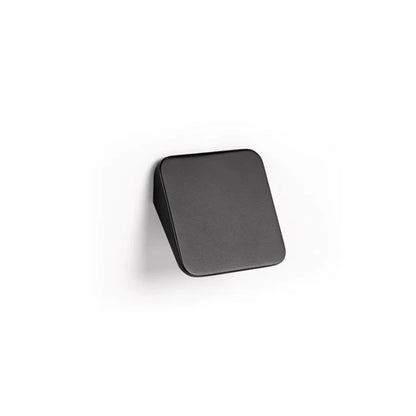 Switch By Momo