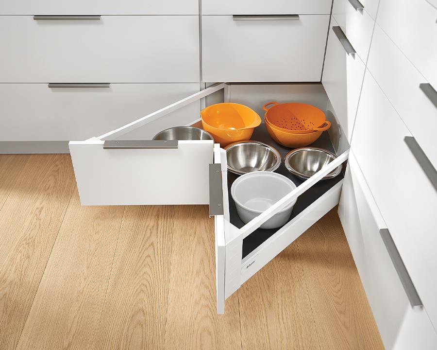 Blum TANDEMBOX Antaro SPACE CORNER Drawer C Height 167mm with Gallery Rail and SYNCHROMOTION 65kg 650mm Silk White with BLUMOTION by W&B