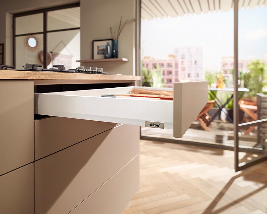 Blum MERIVOBOX N Height 68.5mm Drawer 500mm with BLUMOTION in Silk White 40kg by W&B